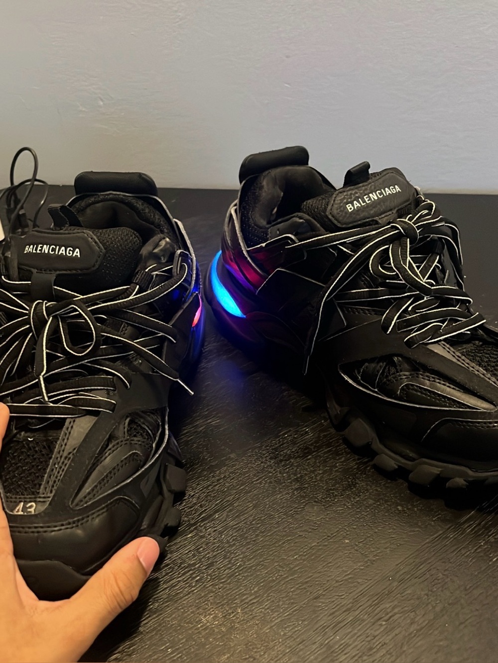 Balenciaga tracks black led